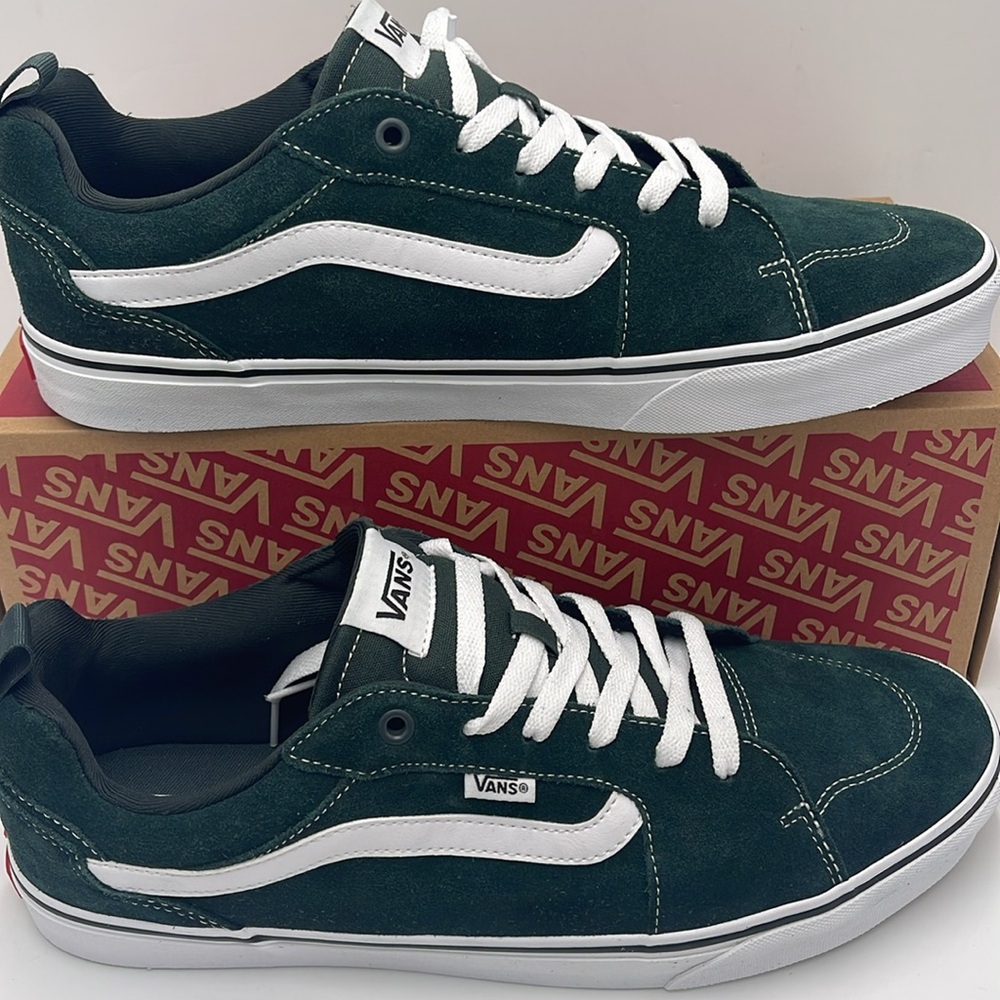 Vans Men’s Filmore Suede Scarab/White
VN000CSUDDF
Sneakerss - Picture 2 of 16
